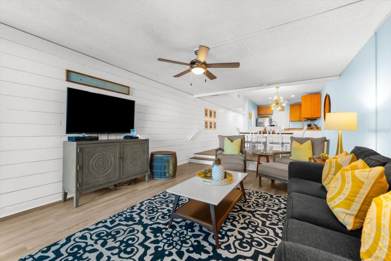 102 68th Street, Unit 102, Holmes Beach, FL 34217 Photo