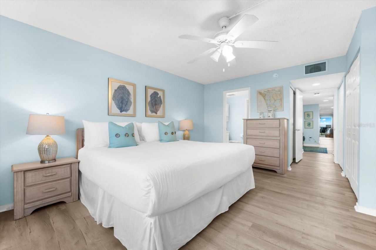 102 68th Street, Unit 102, Holmes Beach, FL 34217 Photo