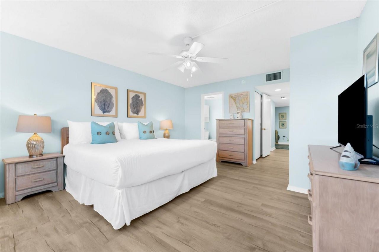102 68th Street, Unit 102, Holmes Beach, FL 34217 Photo