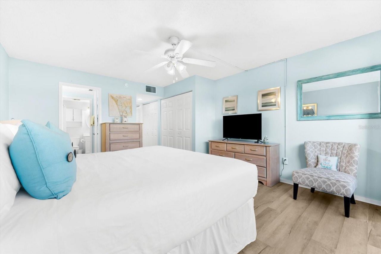 102 68th Street, Unit 102, Holmes Beach, FL 34217 Photo