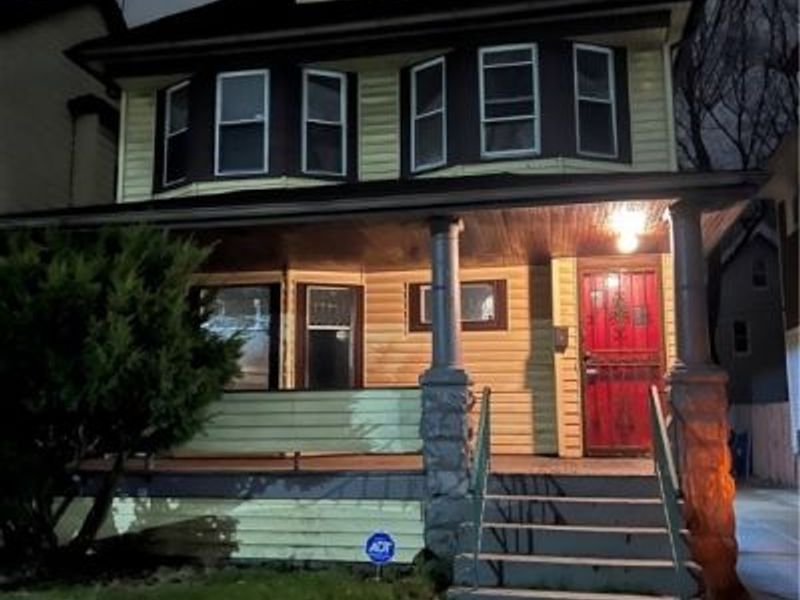 9003 Kempton Avenue, Cleveland, OH 44108 Photo 2