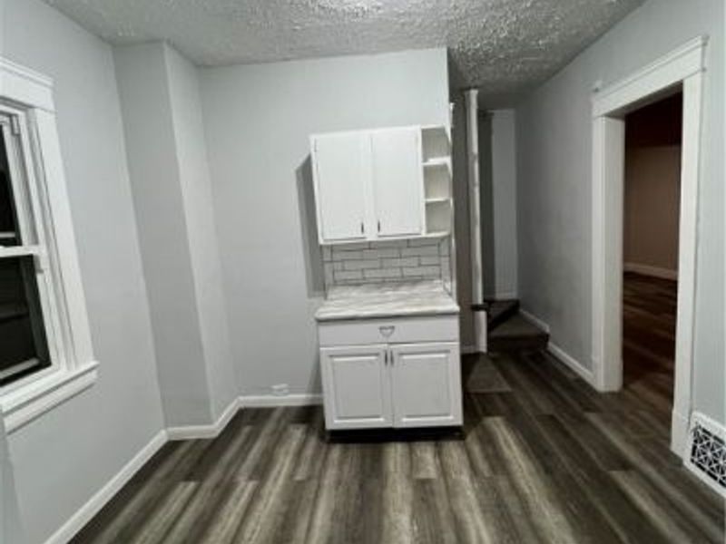 9003 Kempton Avenue, Cleveland, OH 44108 Photo 9