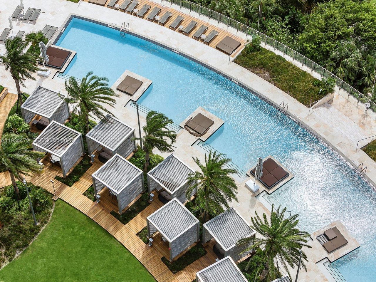 800 S Pointe Dr, Unit 2103, Miami Beach, FL 33139 Photo