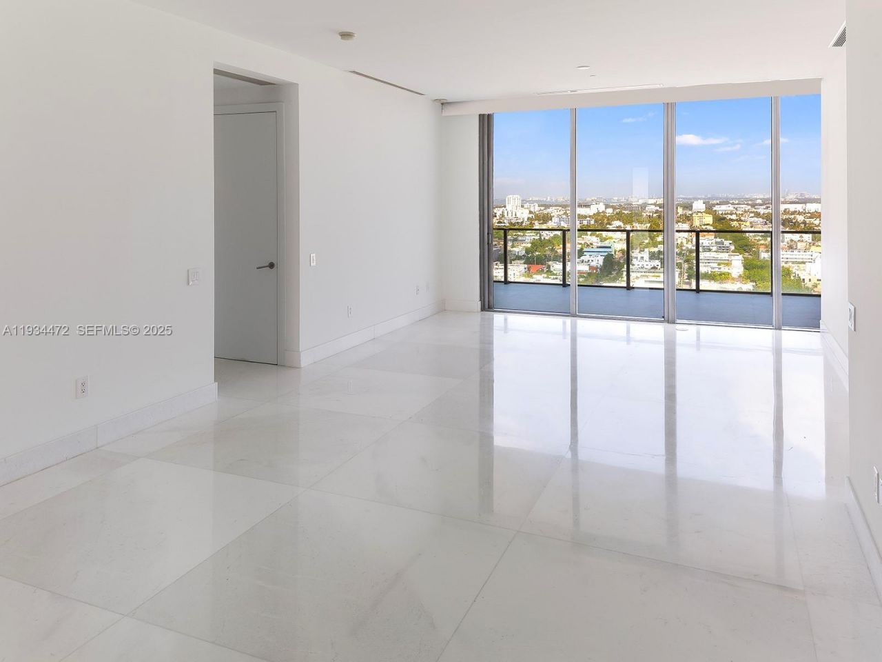 800 S Pointe Dr, Unit 2103, Miami Beach, FL 33139 Photo
