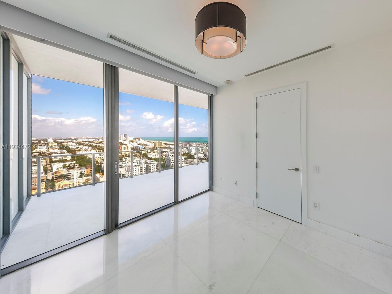 800 S Pointe Dr, Unit 2103, Miami Beach, FL 33139 Photo