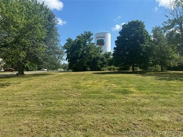 1268 S 3rd Street , Stilwell, OK 74960