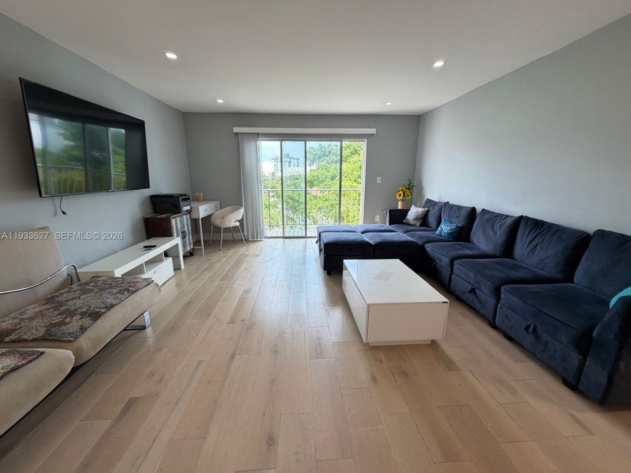 1235 Pennsylvania Ave, Unit 4E, Miami Beach, FL 33139 Photo