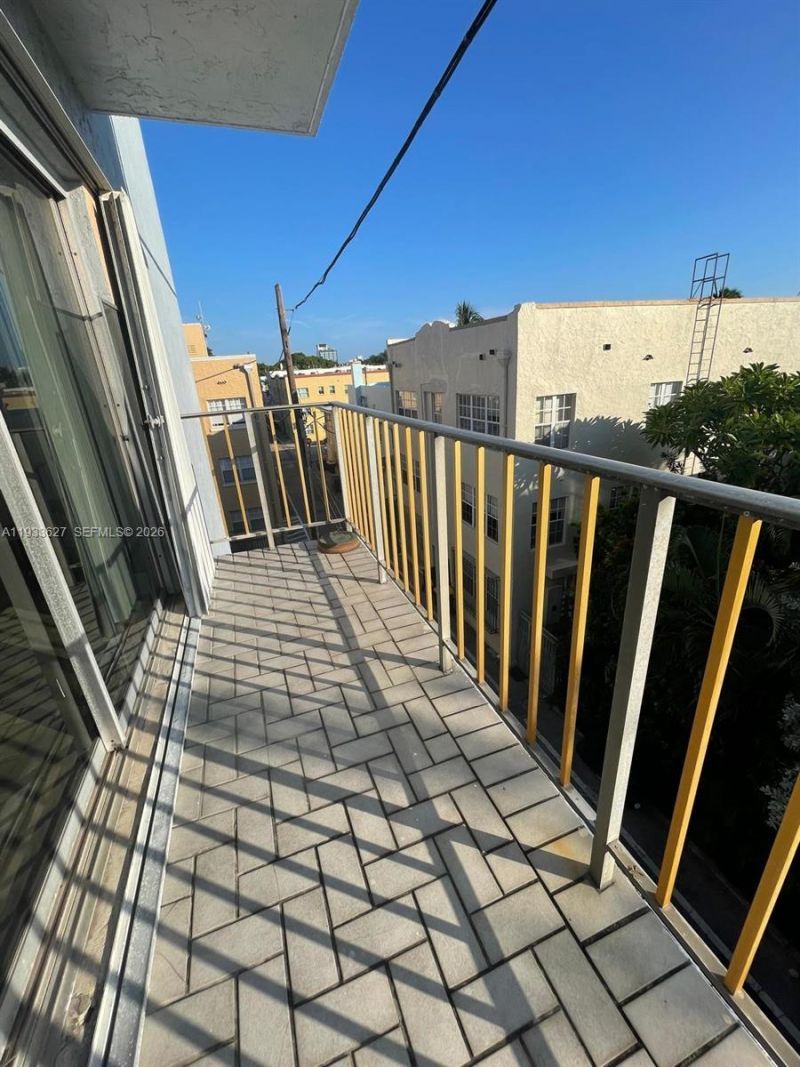 1235 Pennsylvania Ave, Unit 4E, Miami Beach, FL 33139 Photo