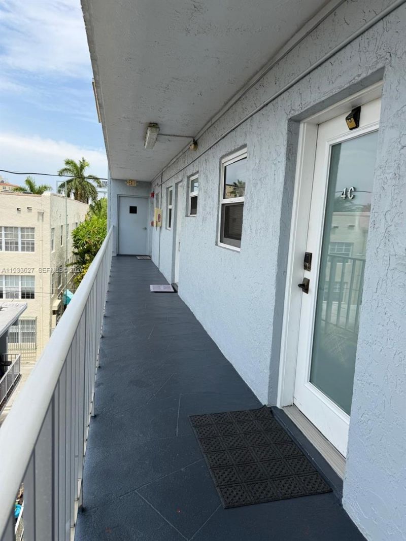 1235 Pennsylvania Ave, Unit 4E, Miami Beach, FL 33139 Photo