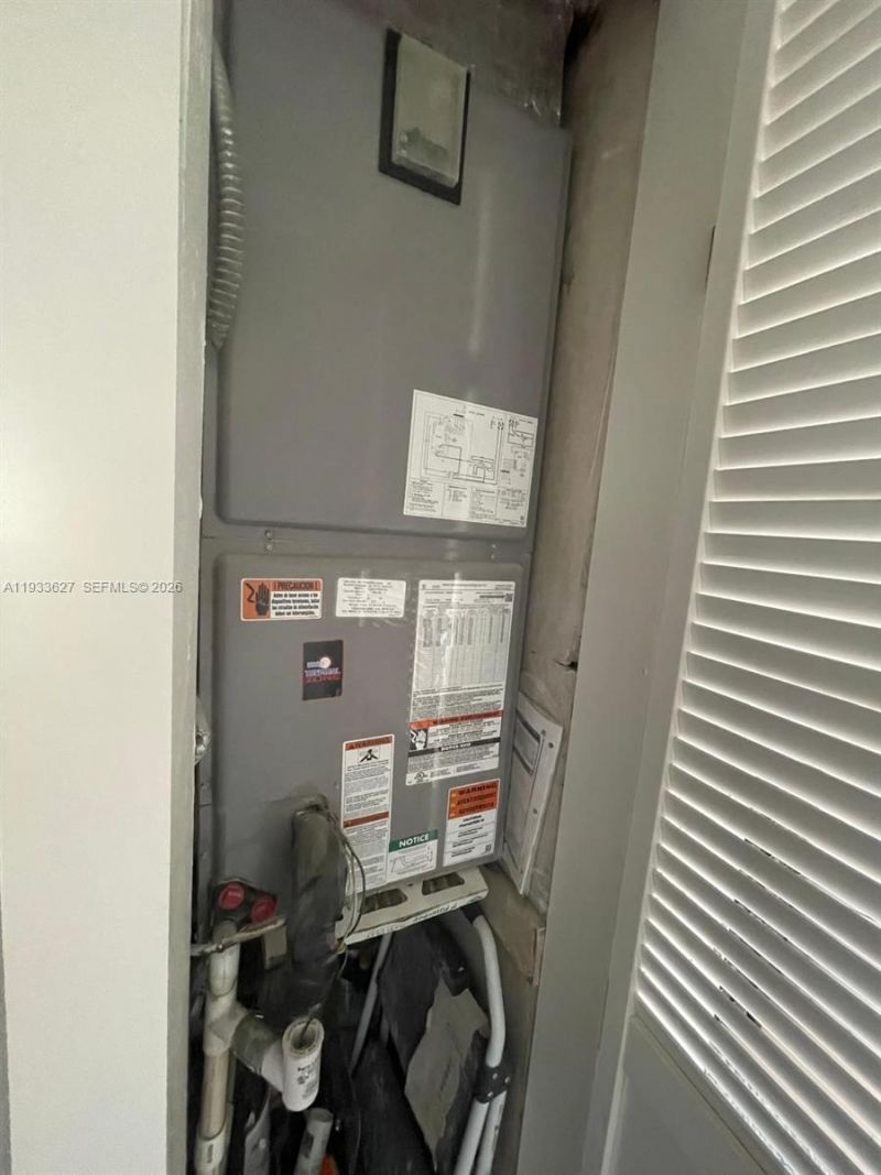 1235 Pennsylvania Ave, Unit 4E, Miami Beach, FL 33139 Photo