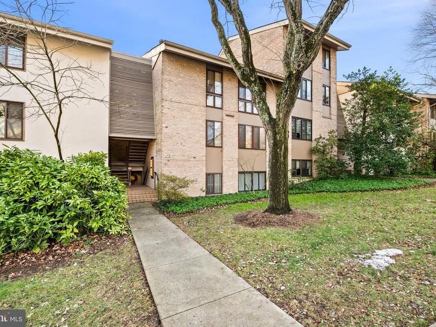 103 Cross Keys Road, Unit R103D2, Baltimore, MD 21210 Main Photo