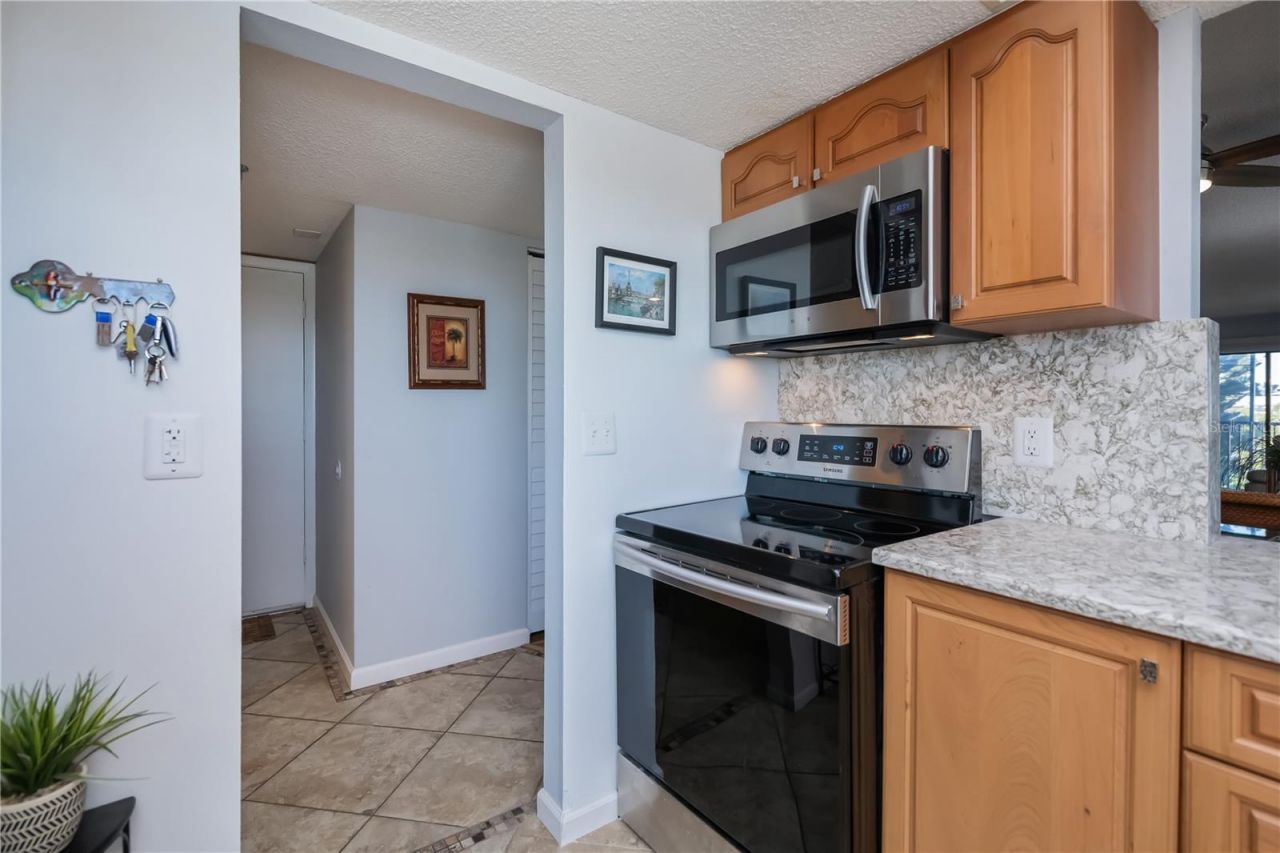 1001 Benjamin Franklin Drive, Unit 406, Sarasota, FL 34236 Photo