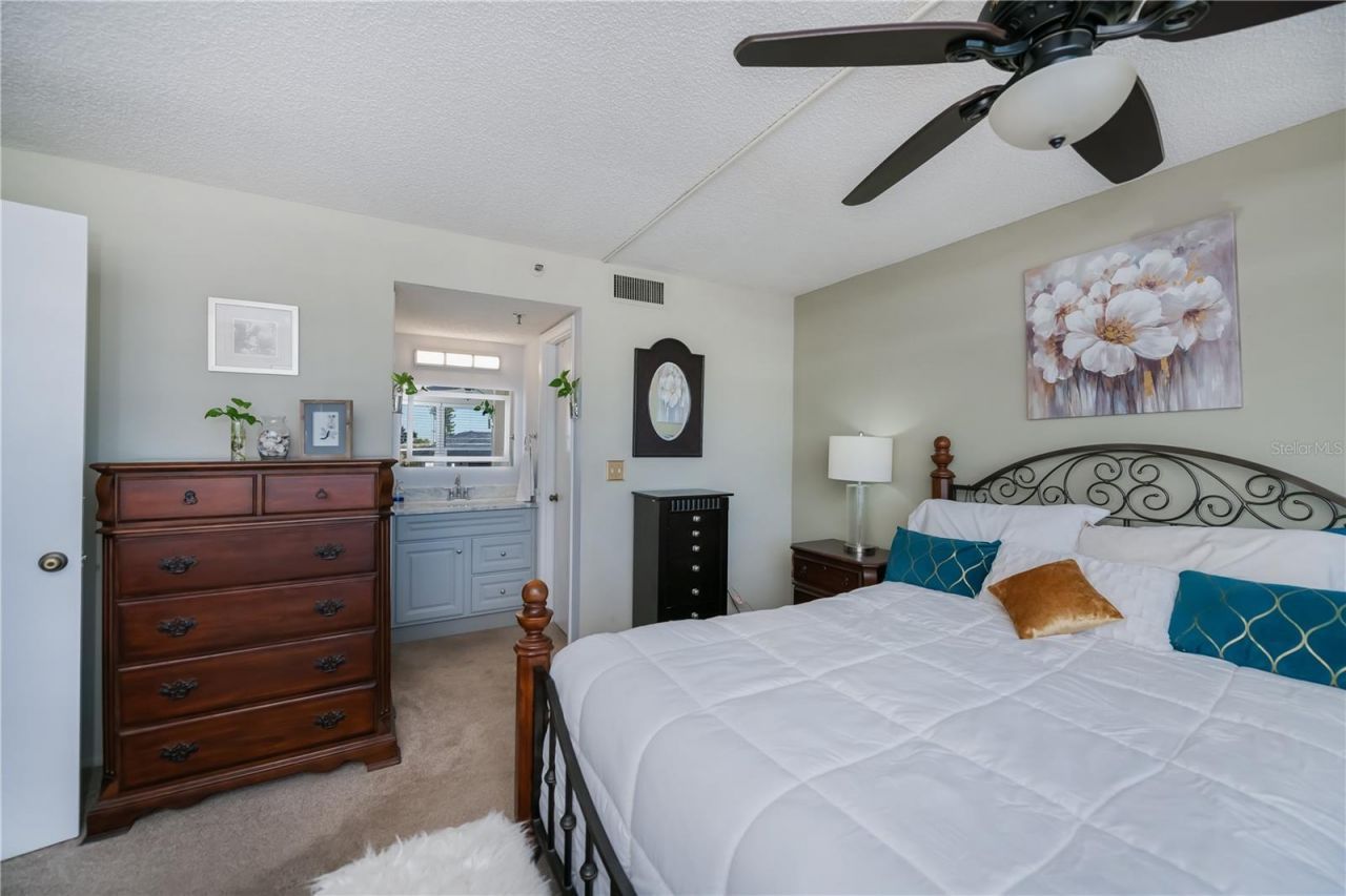 1001 Benjamin Franklin Drive, Unit 406, Sarasota, FL 34236 Photo