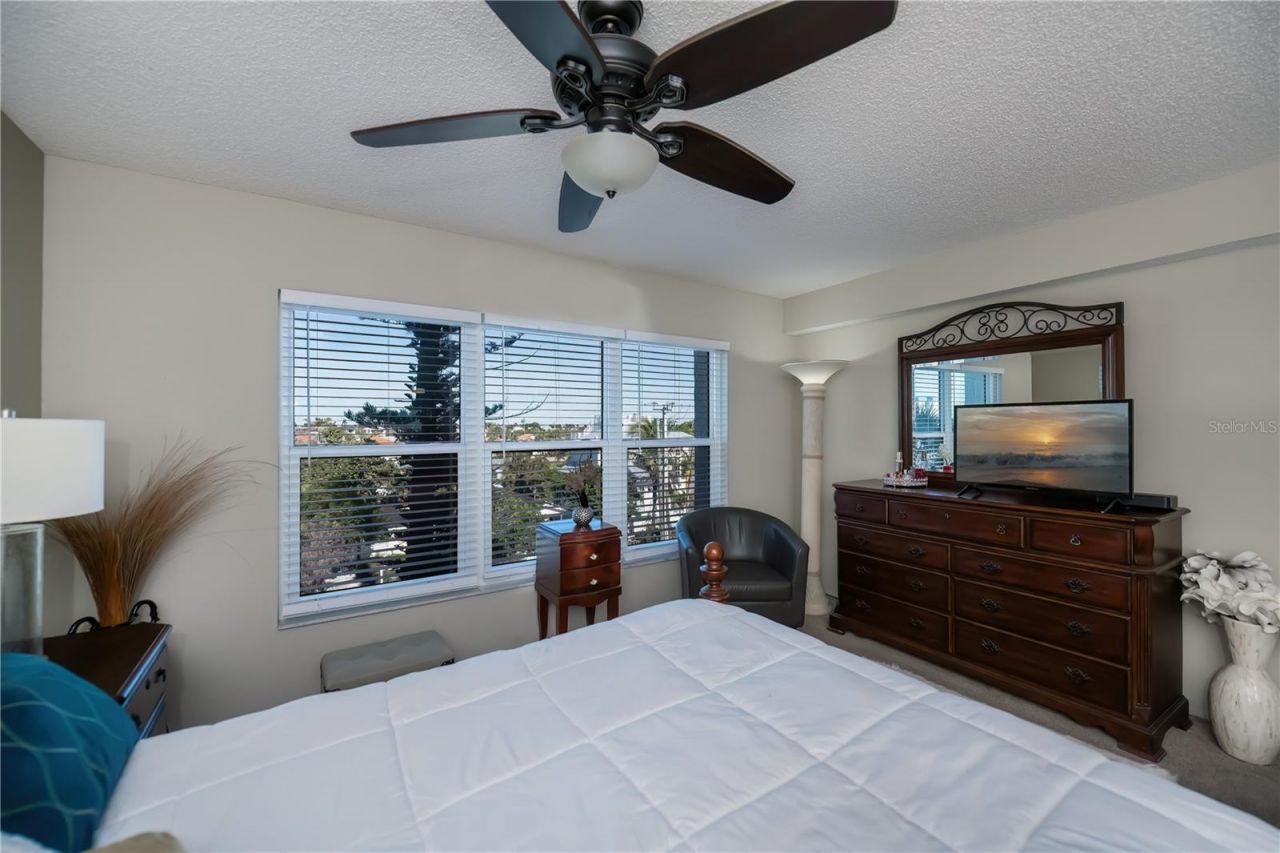 1001 Benjamin Franklin Drive, Unit 406, Sarasota, FL 34236 Photo