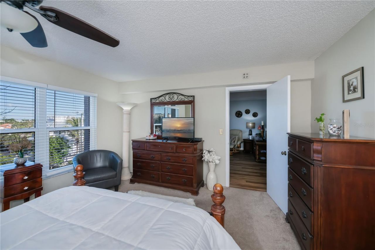 1001 Benjamin Franklin Drive, Unit 406, Sarasota, FL 34236 Photo