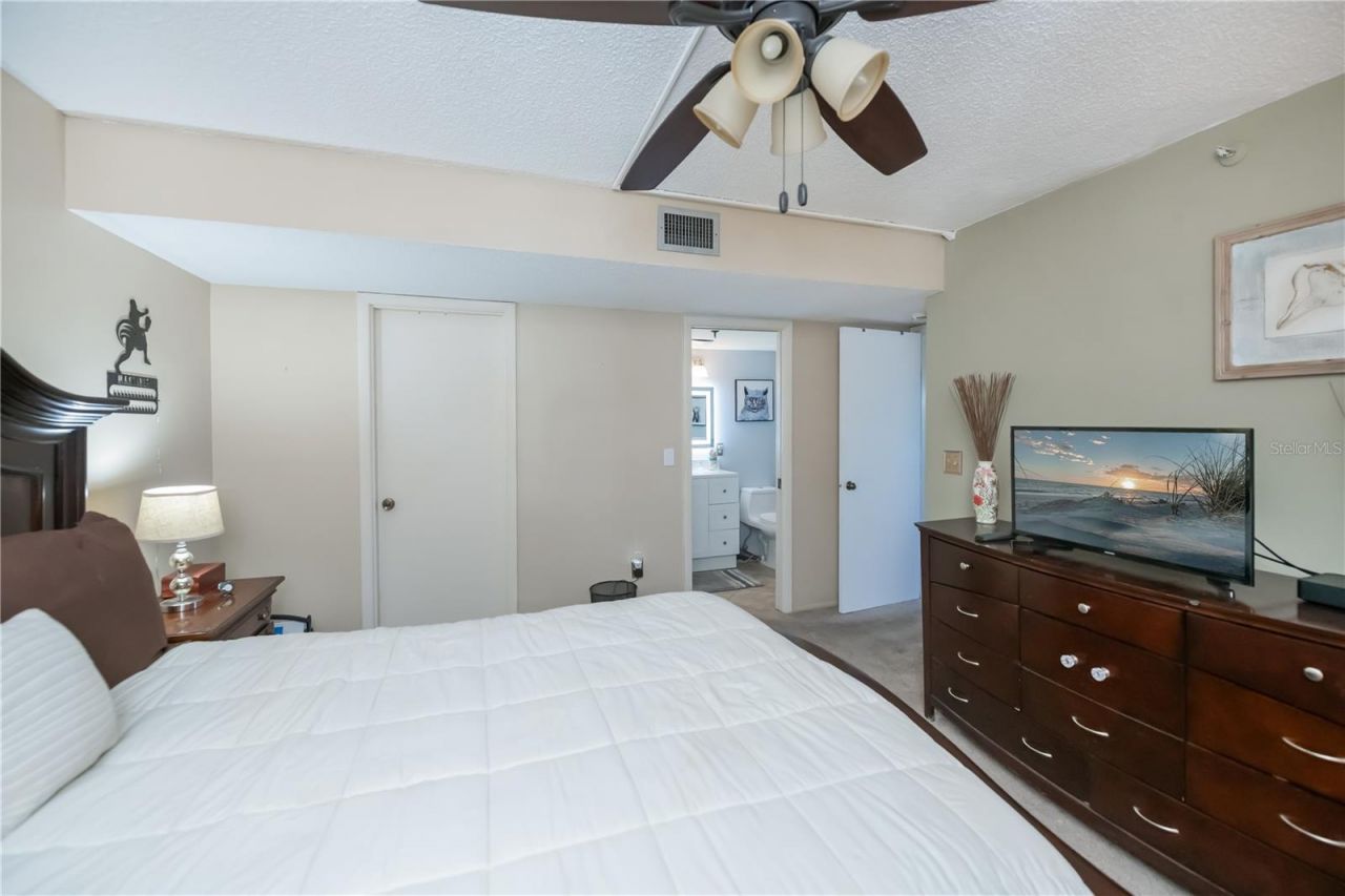 1001 Benjamin Franklin Drive, Unit 406, Sarasota, FL 34236 Photo