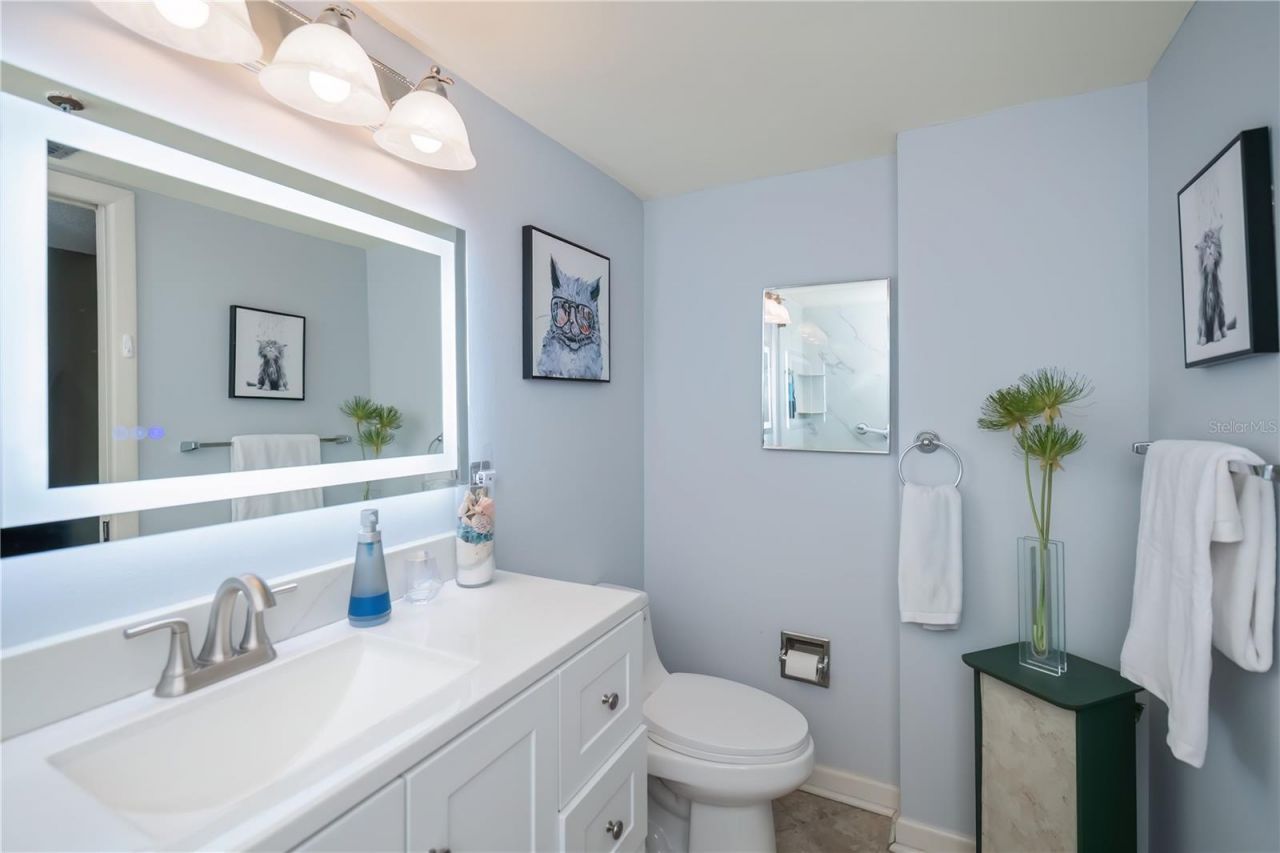 1001 Benjamin Franklin Drive, Unit 406, Sarasota, FL 34236 Photo