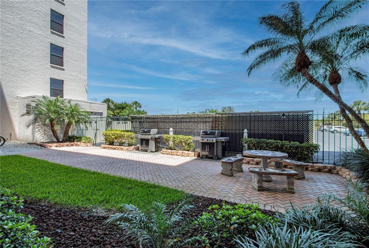 1001 Benjamin Franklin Drive, Unit 406, Sarasota, FL 34236 Photo