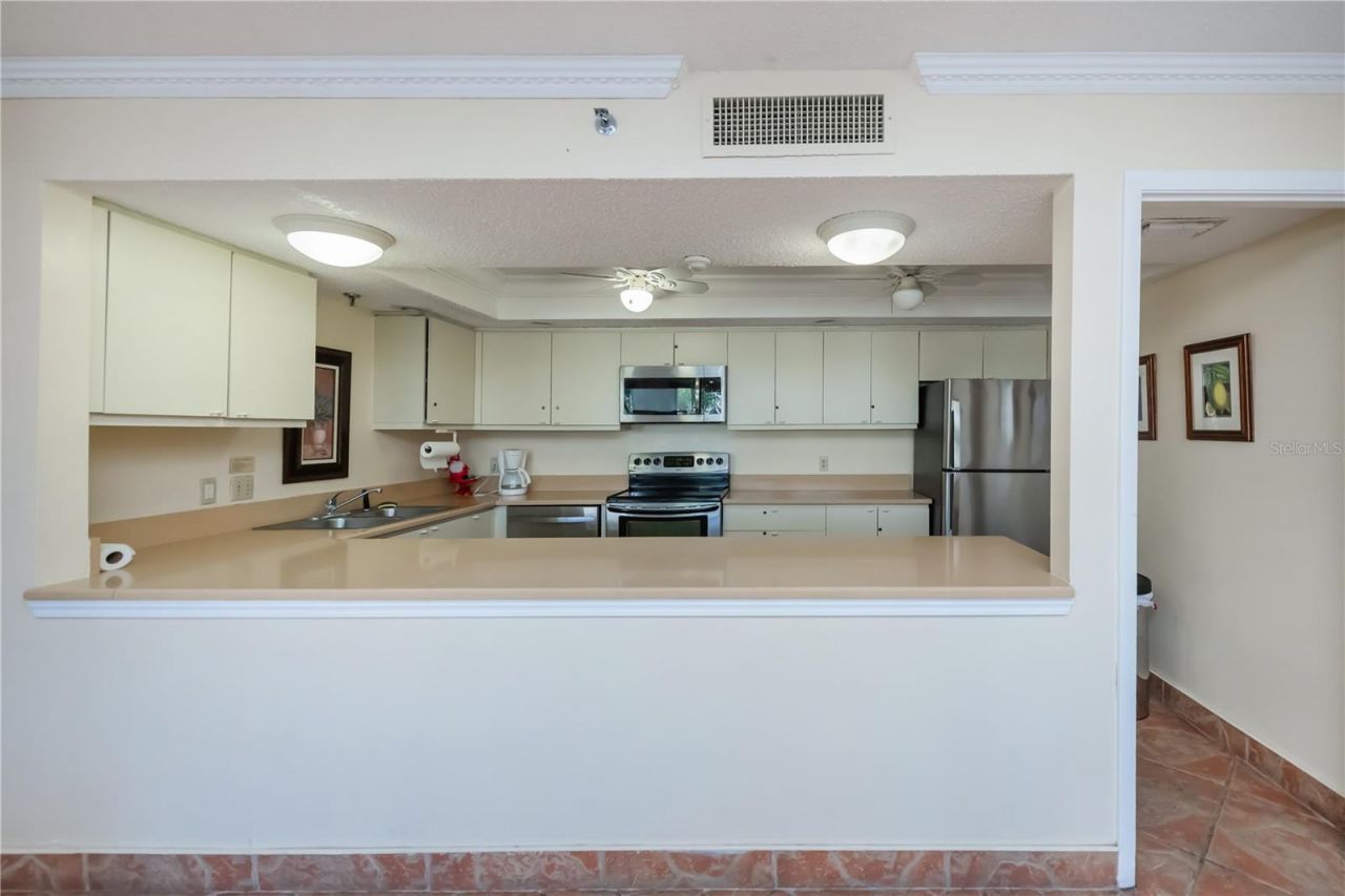 1001 Benjamin Franklin Drive, Unit 406, Sarasota, FL 34236 Photo