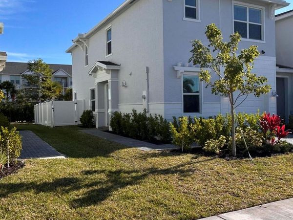 317 SE Crossoak Lane, Port St. Lucie, FL 34984