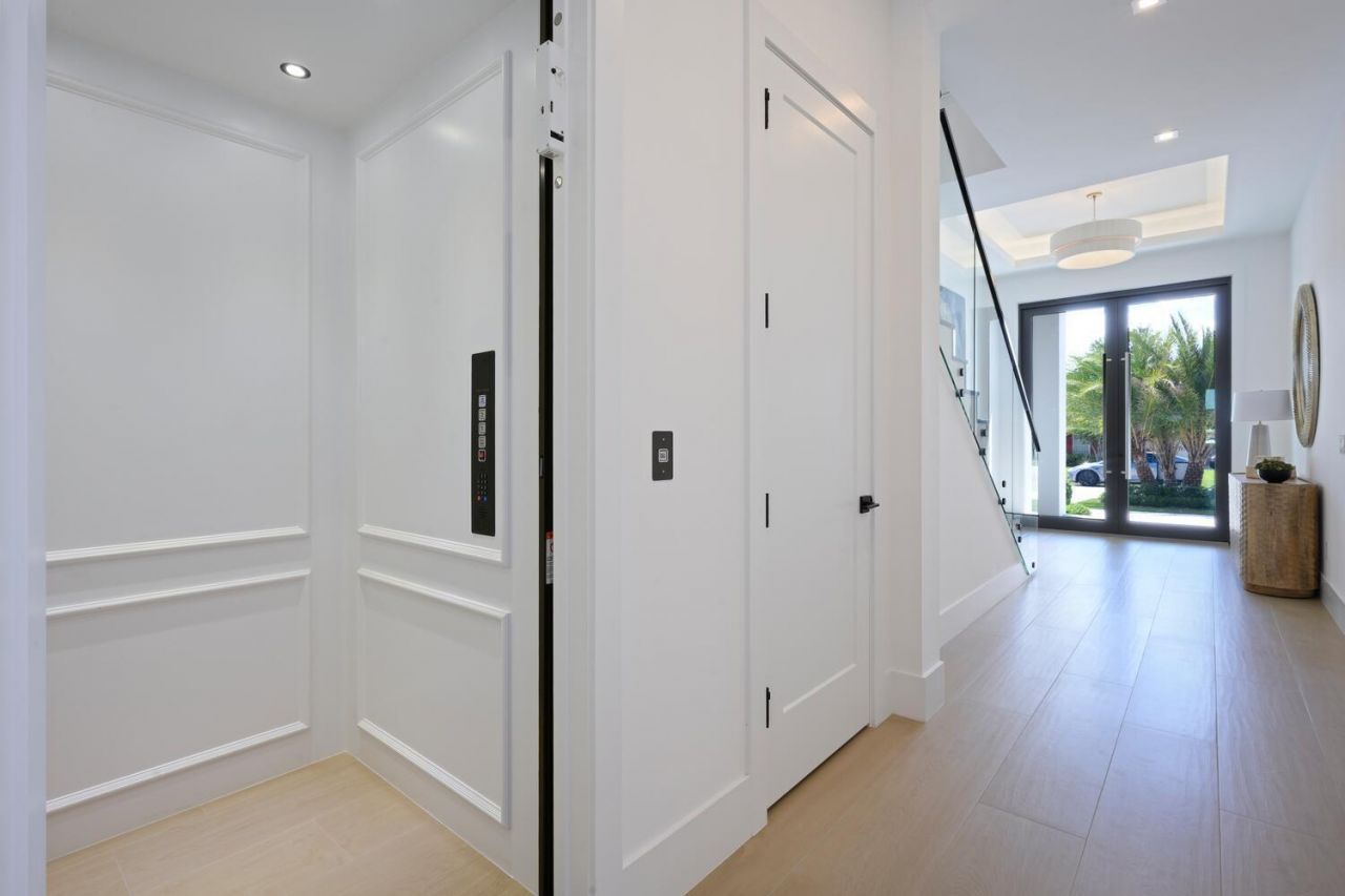 11288 W Teach Road, Palm Beach Gardens, FL 33410 Photo