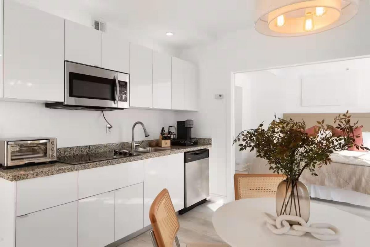 530 Ocean Drive, Unit 103A/104, Miami Beach, FL 33139 Photo