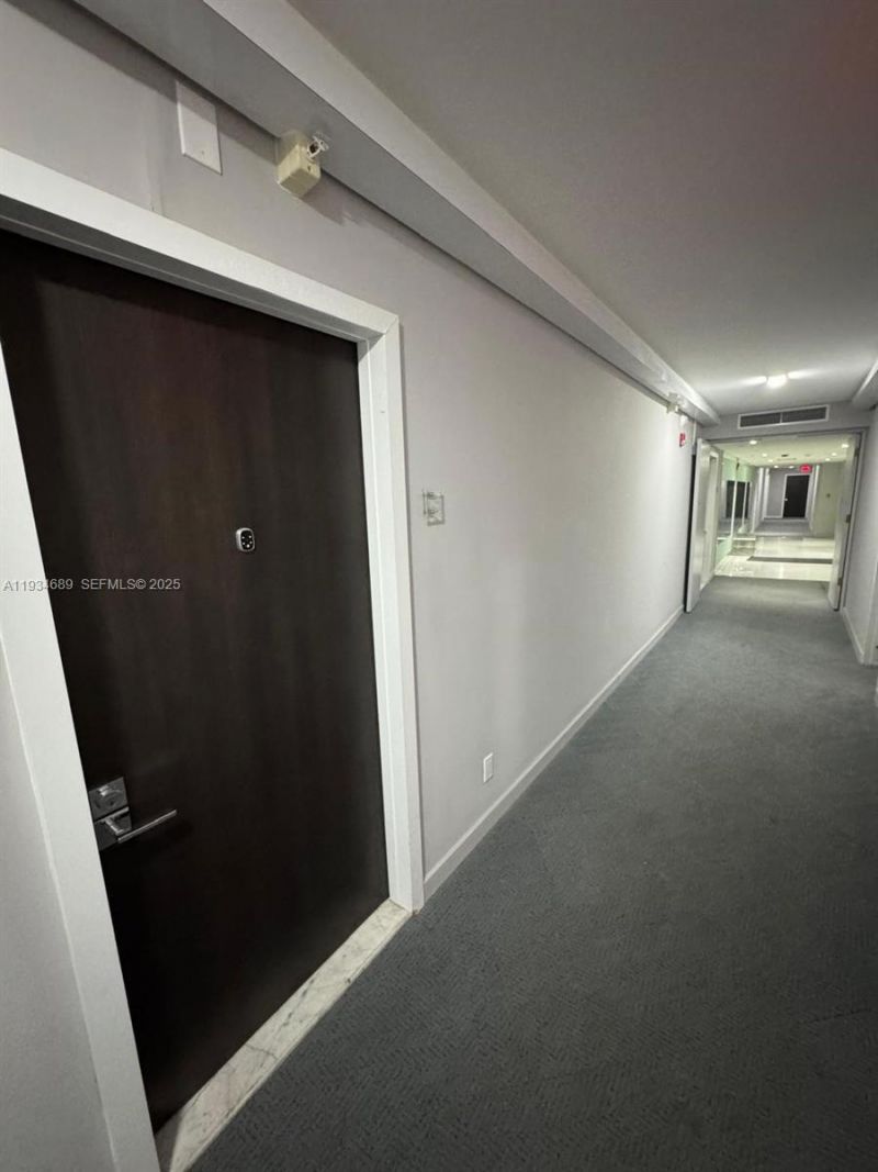 20335 W Country Club Dr, Unit 1105, Aventura, FL 33180 Photo