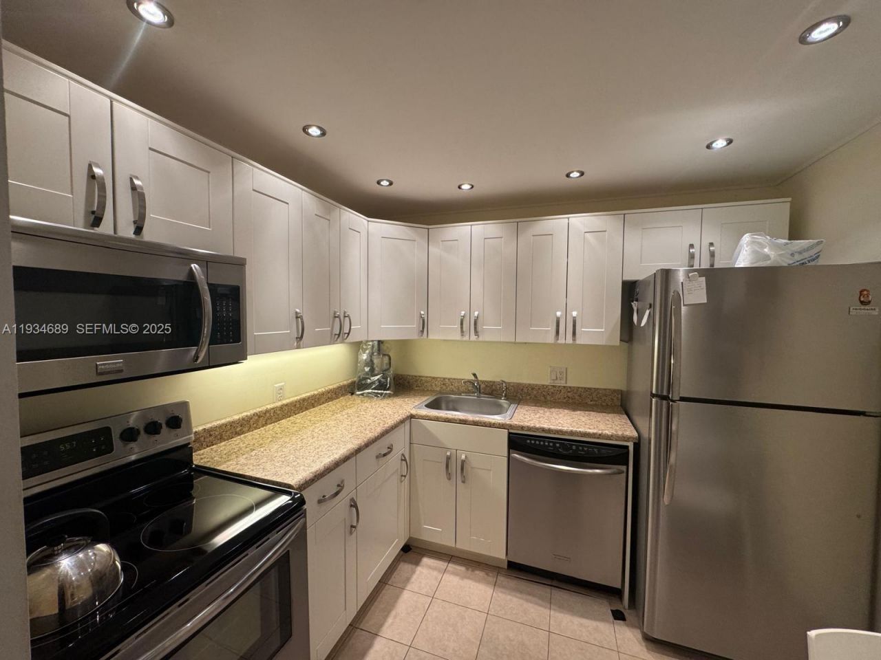 20335 W Country Club Dr, Unit 1105, Aventura, FL 33180 Photo