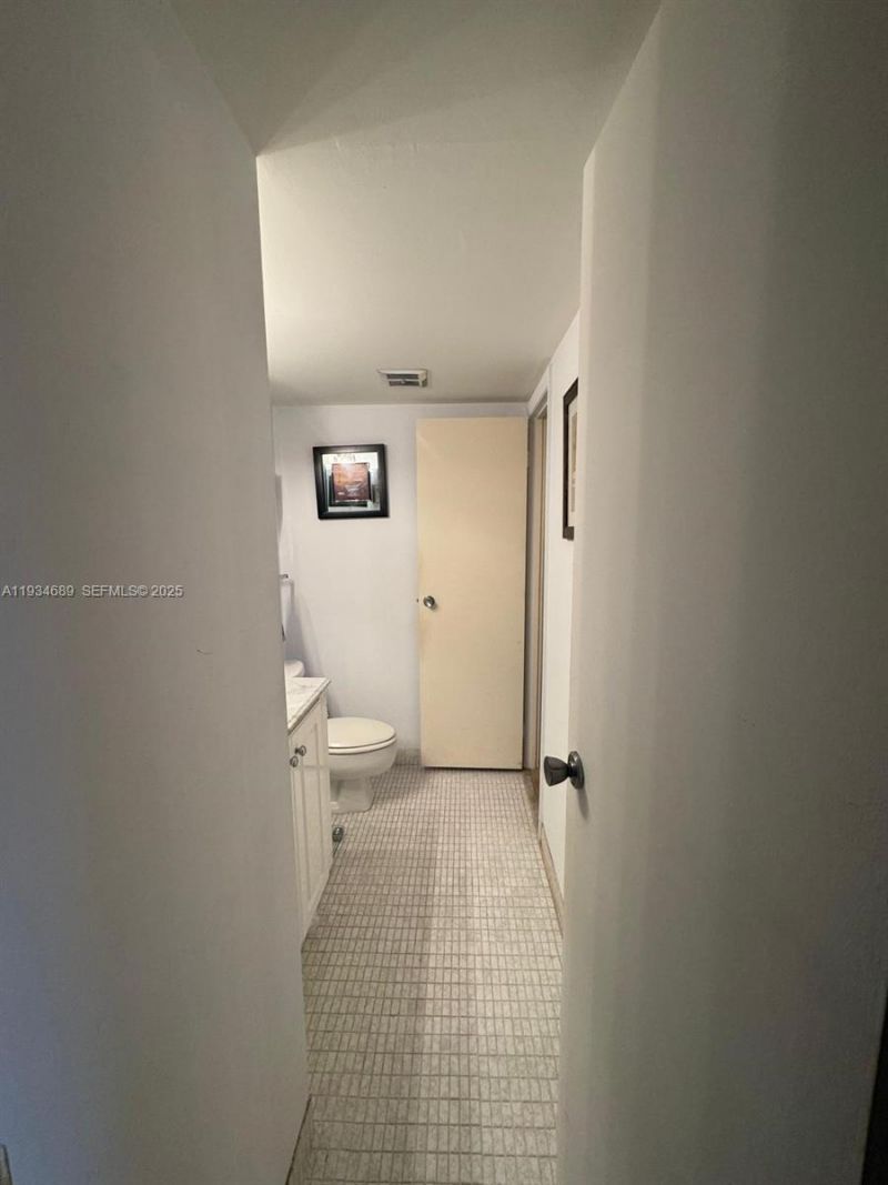 20335 W Country Club Dr, Unit 1105, Aventura, FL 33180 Photo