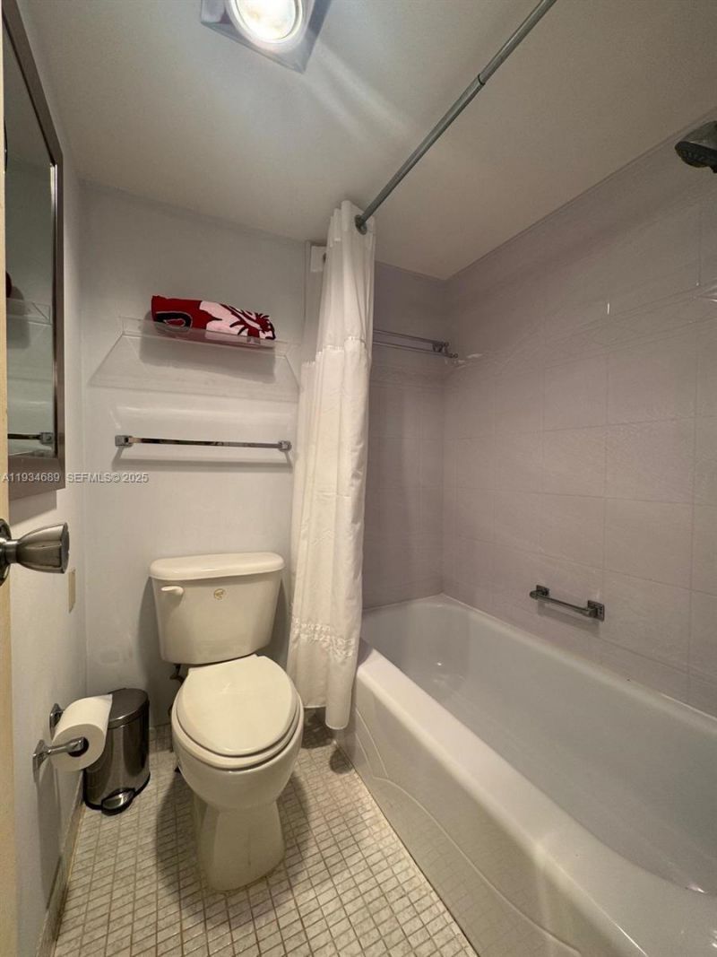 20335 W Country Club Dr, Unit 1105, Aventura, FL 33180 Photo