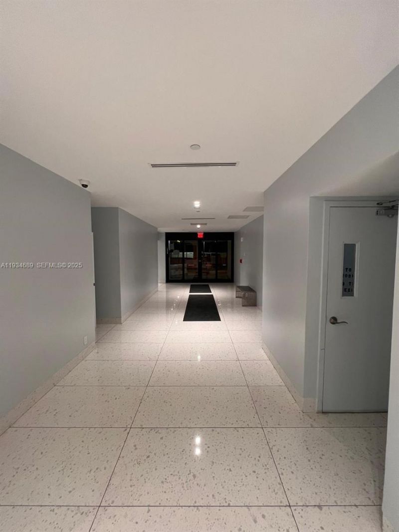 20335 W Country Club Dr, Unit 1105, Aventura, FL 33180 Photo
