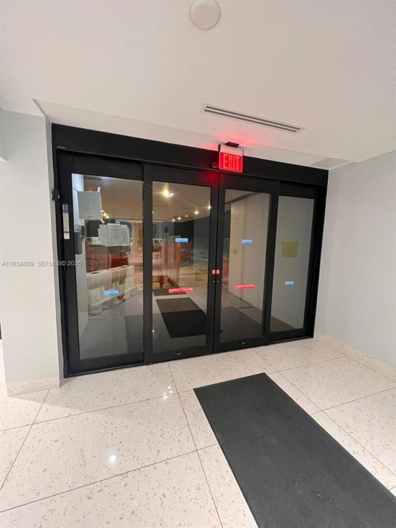 20335 W Country Club Dr, Unit 1105, Aventura, FL 33180 Photo