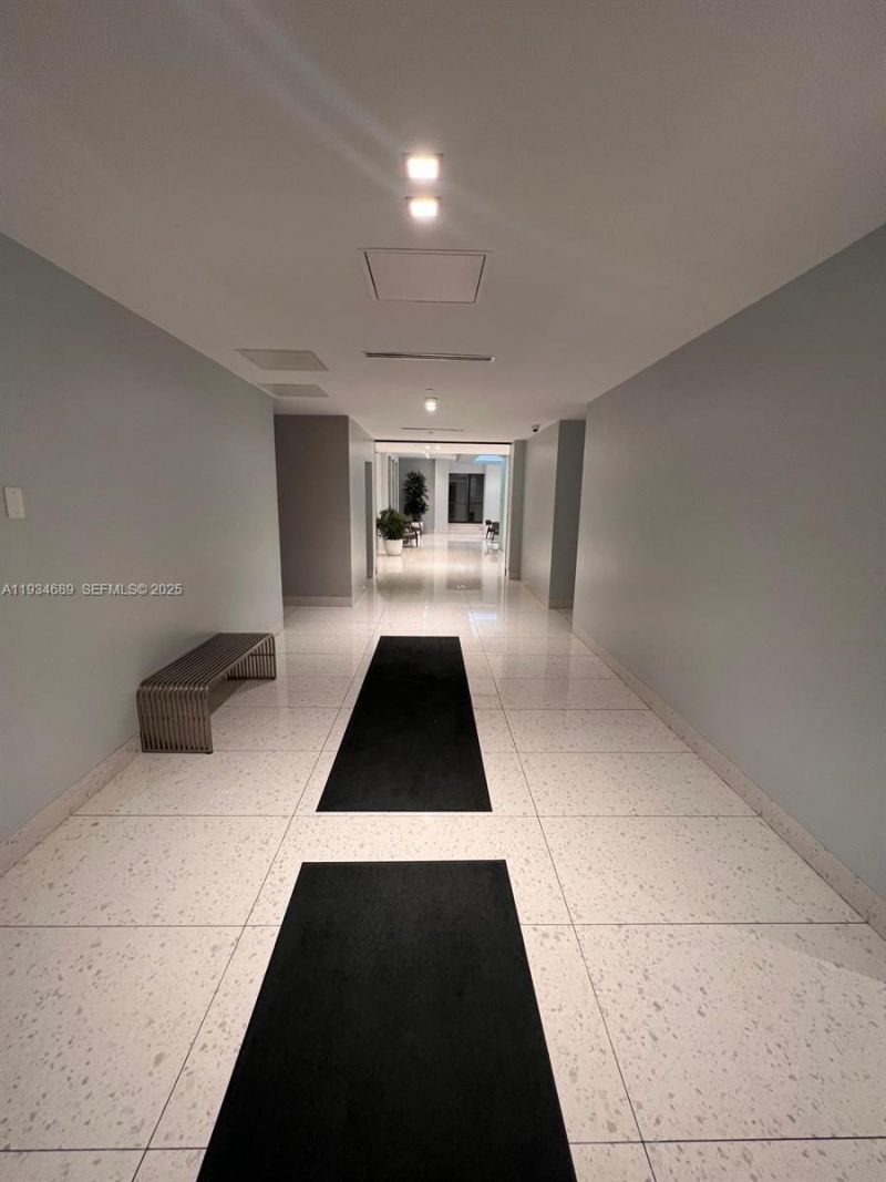 20335 W Country Club Dr, Unit 1105, Aventura, FL 33180 Photo