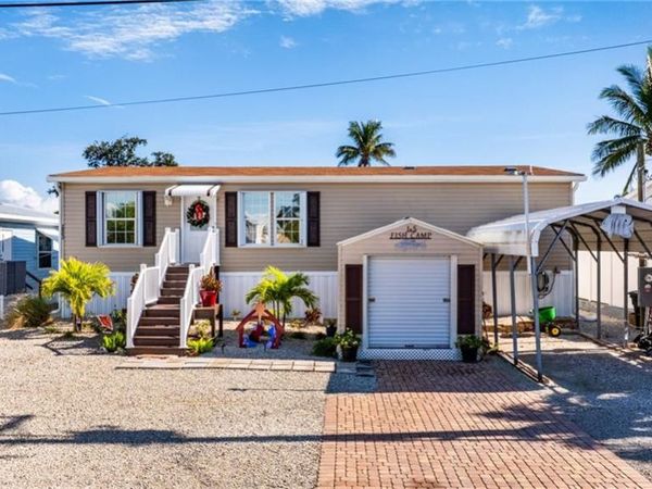 2862 York RD, ST. JAMES CITY, FL 33956