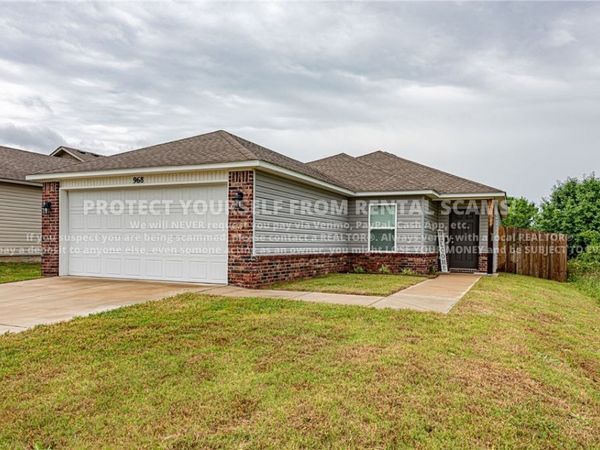 968 S Brambling Lane, Fayetteville, AR 72701