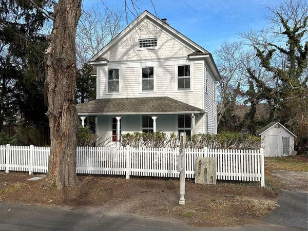 685 Orchard Street, New Suffolk, NY 11956