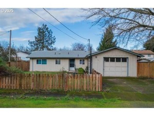 905 ASH ST, Brownsville, OR 97327