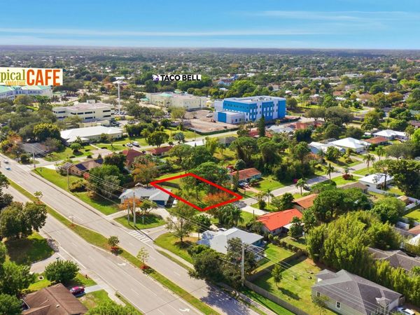 114 SW Evans Avenue, Port St. Lucie, FL 34984