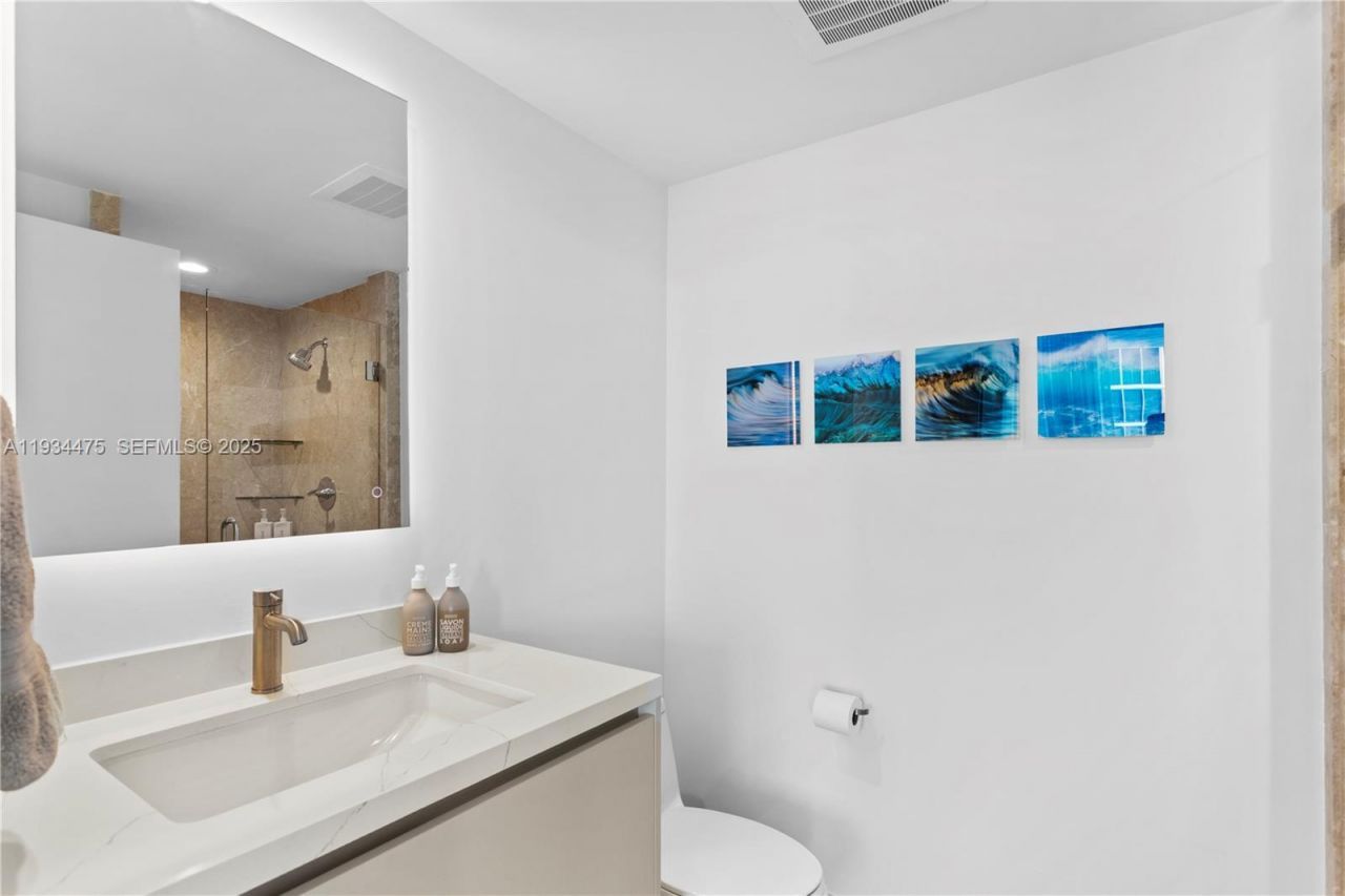 1331 Brickell Bay Dr , Unit 3007, Miami, FL 33131 Photo