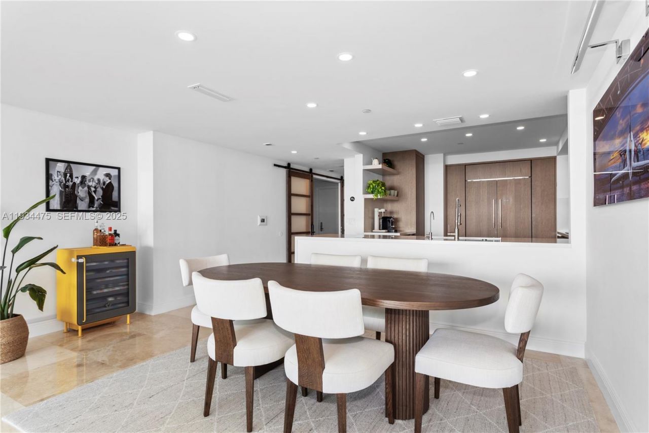 1331 Brickell Bay Dr , Unit 3007, Miami, FL 33131 Photo