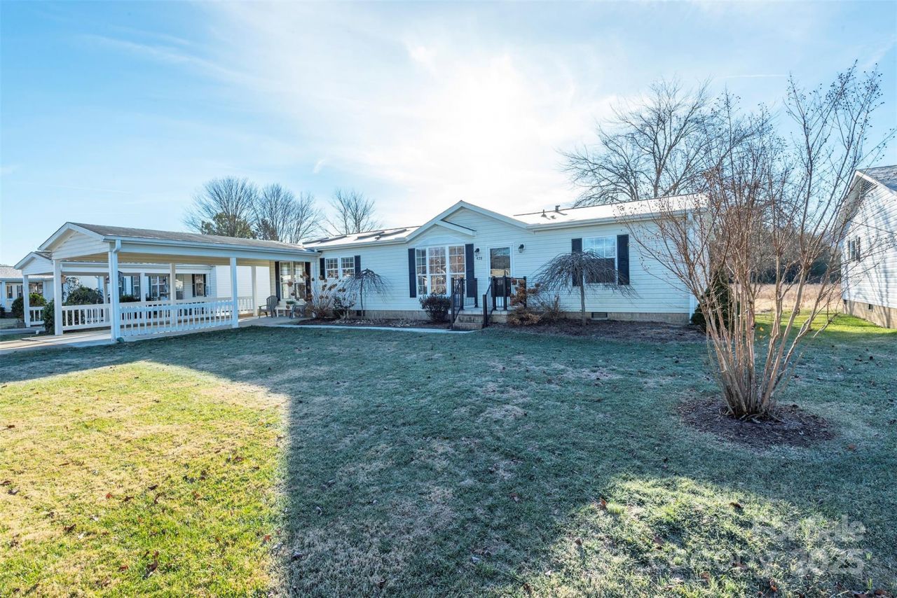 428 Riverwind Drive, Hendersonville, NC 28739 Main Photo