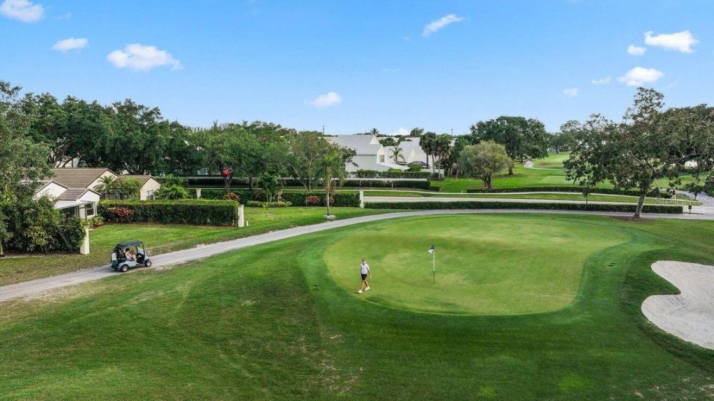 61 Ironwood Way N, Palm Beach Gardens, FL 33418 Photo