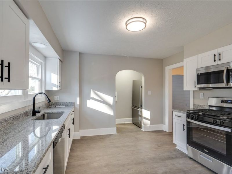 1835 Thornapple Avenue, Akron, OH 44301 Photo 8