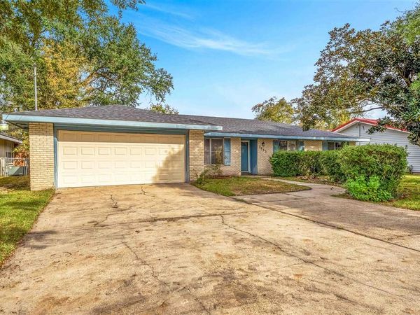 2033 17th Street, Lake Charles, LA 70601