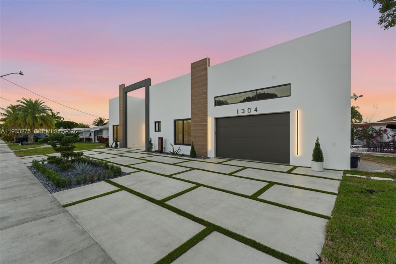 1304 SE 10th Ter, Deerfield Beach, FL 33441 Photo