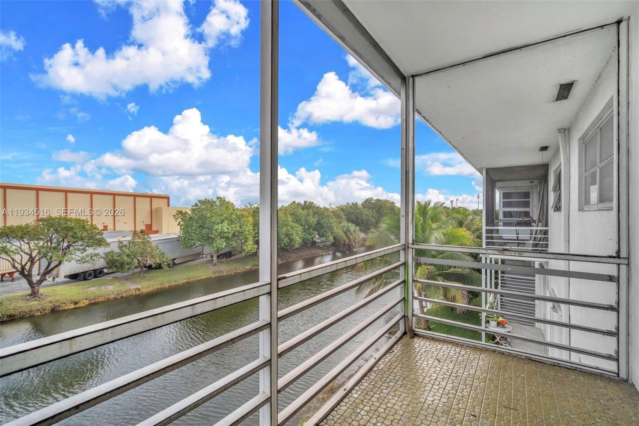 1280 NW 43rd Ave, Unit 302, Lauderhill, FL 33313 Photo