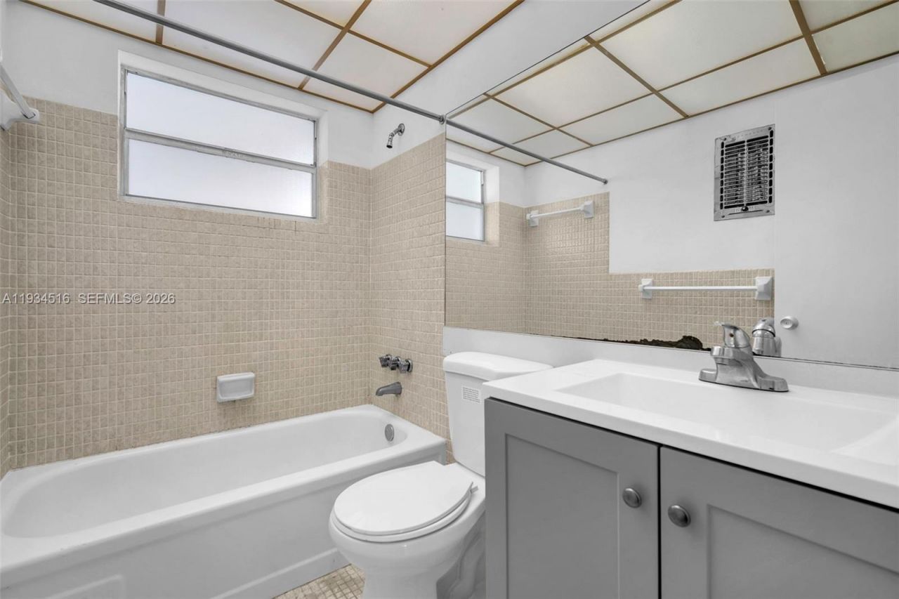 1280 NW 43rd Ave, Unit 302, Lauderhill, FL 33313 Photo