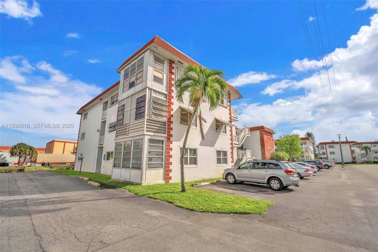 1280 NW 43rd Ave, Unit 302, Lauderhill, FL 33313 Photo
