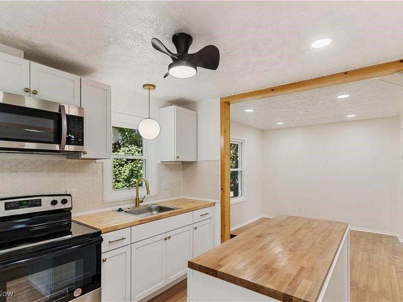 1126 Orlando Avenue, Akron, OH 44320 Photo 6