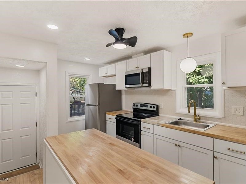 1126 Orlando Avenue, Akron, OH 44320 Photo 7